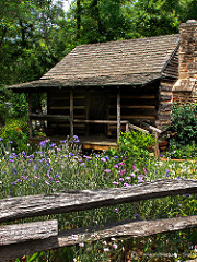 cabin garden photo