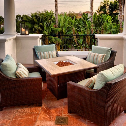 patio furniture photo