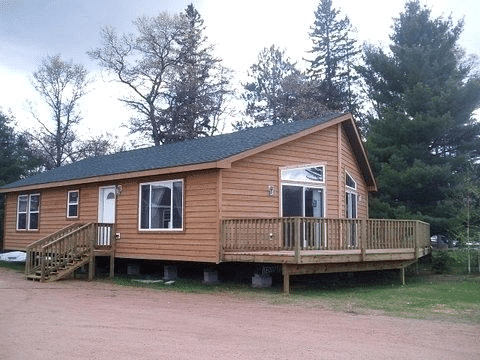 Lodge-Style Mobile Log Cabin